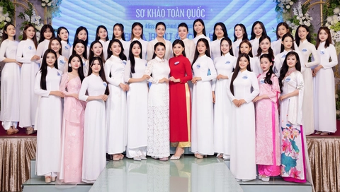 Ngắm dàn người đẹp hai cuộc thi hoa hậu về biển - Ảnh 1. hoa hậu - Ảnh 1.