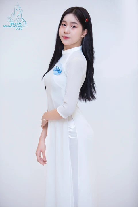 Ngắm dàn người đẹp hai cuộc thi hoa hậu về biển - Ảnh 5. hoa hậu - Ảnh 5.
