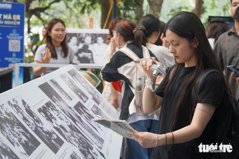 Bác Hồ, những hình ảnh đẹp và những bài báo cuối cùng canh cánh nỗi niềm ‘vì miền Nam ruột thịt' - Ảnh 3. Bác Hồ - Ảnh 3.
