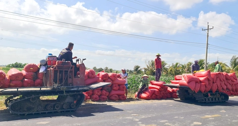 Ký ức những lần tách - nhập tỉnh - Kỳ cuối: Cùng cả nước 'xé rào', bước vào thời kỳ đổi mới - Ảnh 2. nhập tỉnh - Ảnh 2.