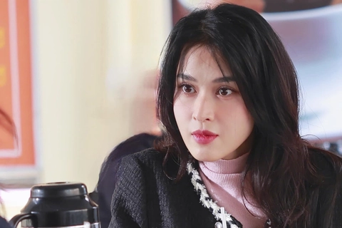 Mặt trời lạnh và chuyện con người ứng xử với thiên nhiên - Ảnh 1. Mặt trời lạnh và chuyện con người ứng xử với thiên nhiên - Ảnh 1.