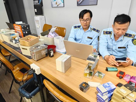 Chống buôn lậu, hàng giả: Khó lấy mẫu lòng se điếu; Nhà Đoàn Di Băng bán mặt hàng gì? - Ảnh 4.