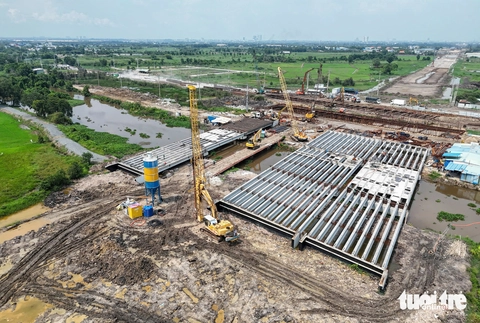 Giám đốc Ban giao thông TP.HCM cam kết: 'Vành đai 3 TP.HCM đúng tiến độ, không đội vốn' - Ảnh 1. vành đai 3 - Ảnh 1.