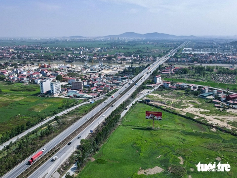 Đề xuất cao tốc Hà Nội - Bắc Giang lên 10 làn: Xe máy, container sẽ không còn cảnh chen chúc - Ảnh 1. cao tốc - Ảnh 1.