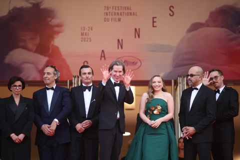 Phim của 'phù thủy' Wes Anderson khuấy đảo Cannes; Bill Murray không bị cấm dù dính bê bối tình dục - Ảnh 1. Phim của Wes Anderson được vỗ tay 7 phút ở Cannes, Bill Murray không bị cấm dù dính bê bối tình dục - Ảnh 1.