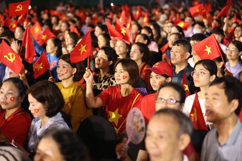 Tổng Bí thư Tô Lâm và lãnh đạo Đảng, Nhà nước dự chương trình nghệ thuật ‘Người là Hồ Chí Minh’ - Ảnh 10. Hồ Chí Minh - Ảnh 10.