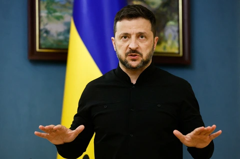 Hậu điện đàm Trump - Putin, ông Zelensky khẳng định không rút quân khỏi 4 vùng Nga sáp nhập - Ảnh 1. Zelensky - Ảnh 1.