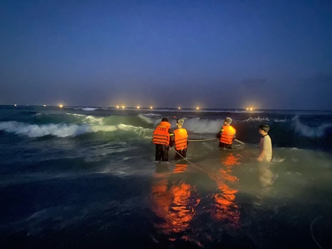 Vì sao một buổi chiều có đến 13 người tắm biển ở Quảng Ngãi bị đuối nước? - Ảnh 3.