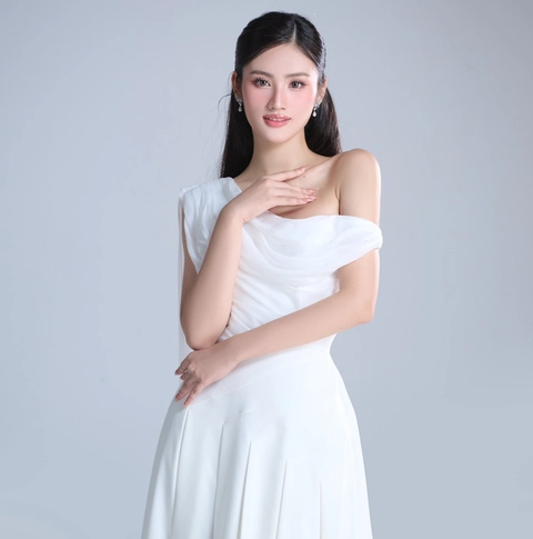 Hoa hậu Thùy Tiên bị Dior lại xóa ảnh lần 2; - Ảnh 3. Thùy Tiên - Ảnh 3.