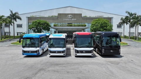 Ra mắt dòng xe bus ghế ngồi cao cấp THACO Cruizer - Ảnh 1.