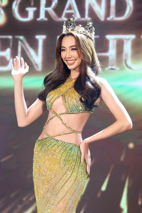 Dư luận thắc mắc sao Miss Grand International tước vương miện của Thùy Tiên - Ảnh 1. Thùy Tiên - Ảnh 1.