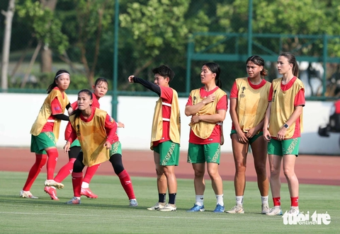 CLB nữ TP.HCM cẩn thận với VAR khi đối đầu với chủ nhà Trung Quốc - Ảnh 2.