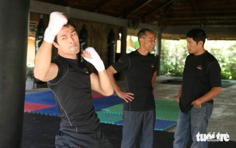Johnny Trí Nguyễn: Hậu duệ gia tộc lừng lẫy, chán điện ảnh và không tìm hạnh phúc riêng - Ảnh 4.