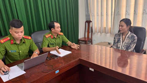 Người phụ nữ đâm, chém người tình trong đêm rồi khóa cửa bỏ đi - Ảnh 1.
