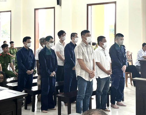 Hé lộ cách giám đốc Trung tâm Đăng kiểm Cần Thơ nhận hối lộ gần 1 tỉ đồng - Ảnh 1.