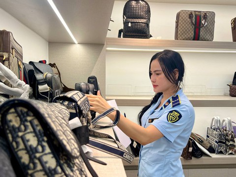Chống buôn lậu, hàng giả 22-5: Đề xuất cấm 'quảng cáo lố' đối với mỹ phẩm - Ảnh 1.