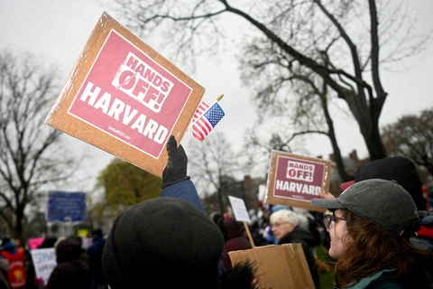 Harvard đâm đơn kiện chính quyền Trump vì lệnh cấm tuyển sinh quốc tế - Ảnh 1. Harvard - Ảnh 1.