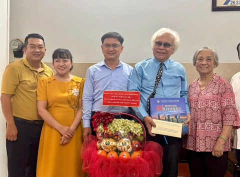 Lãnh đạo Ban Tuyên giáo Thành ủy TP.HCM thăm hỏi văn nghệ sĩ tiêu biểu - Ảnh 2. Kim Cương - Ảnh 2.