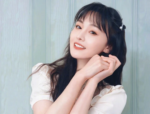 Không riêng Thùy Tiên, nhiều sao dính bê bối cũng bị các thương hiệu xa xỉ quay lưng - Ảnh 6. Thùy Tiên - Ảnh 4.