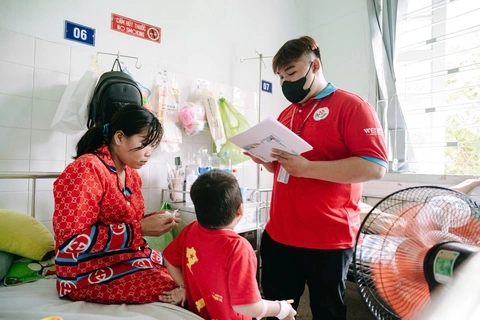 Sinh viên tình nguyện mong tận tay trao điều ước cho bệnh nhi ung thư - Ảnh 4. bệnh nhi - Ảnh 3.