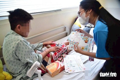 Sinh viên tình nguyện mong tận tay trao điều ước cho bệnh nhi ung thư - Ảnh 1. Sinh viên tình nguyện mong tận tay trao quà cho bệnh nhi ung thư - Ảnh 1.