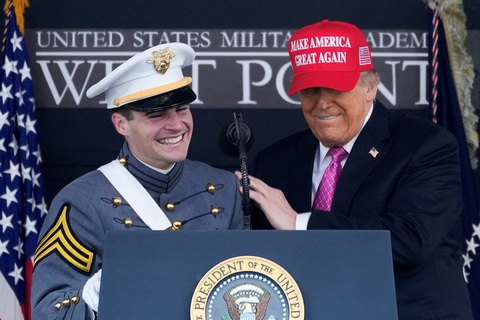 Tin tức thế giới 25-5: ông Trump nói Mỹ đang sản xuất loạt tên lửa siêu vượt âm - Ảnh 1. ông Trump - Ảnh 1.