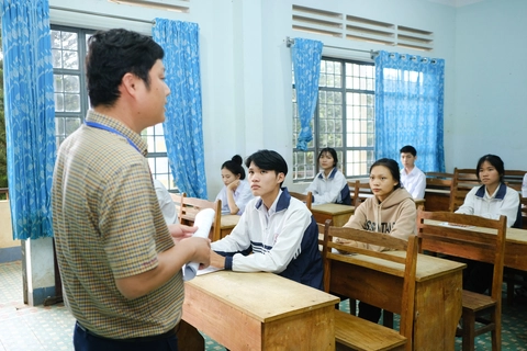 giáo viên - Ảnh 1.