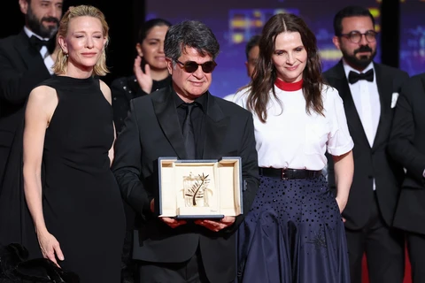 - Ảnh 1. Cannes - Ảnh 1.