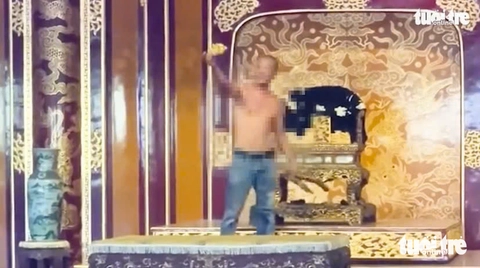 Ngai vàng triều Nguyễn bị du khách bẻ gãy: Sao bảo vật quốc gia mà quản lý lỏng lẻo vậy? - Ảnh 3.