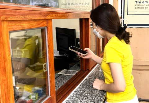 Để ví tiền ở nhà, đến Nha Trang du lịch không dùng tiền mặt - Ảnh 1. tiền mặt - Ảnh 1.