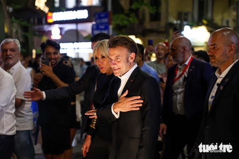 Tổng thống Pháp Macron - Ảnh 10.