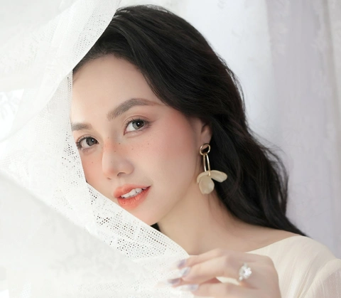 Đinh Ngọc Diệp: 'Tôi mất 2 tháng để viết được nửa trang báo Tuổi Trẻ' - Ảnh 1. Đinh Ngọc Diệp - Ảnh 1.