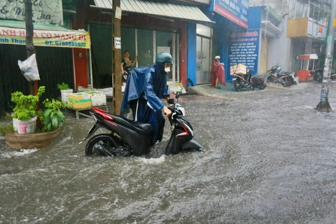 Thời tiết hôm nay 27-5: Miền Nam, miền Trung có mưa to - Ảnh 1.