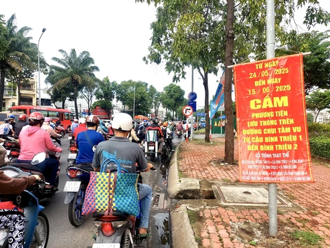 Đóng đường chui Tầm Vu để nâng tĩnh không cầu Bình Triệu 1, lộ trình thay thế ra sao? - Ảnh 1.