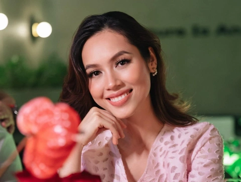 Hoàng My: 'Tôi có thể mua vé máy bay giá cao, nhưng hàng triệu người mẹ khác thì sao?' - Ảnh 3. Hoàng My - Ảnh 2.