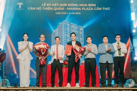 Marina - Ảnh 4.