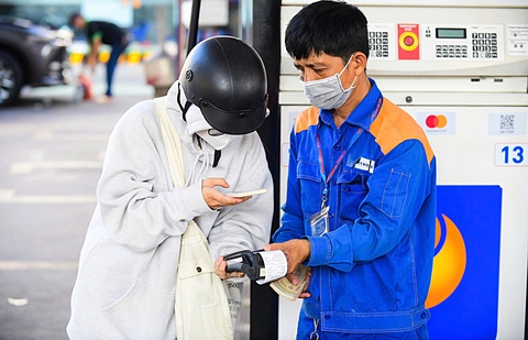 Người trẻ không xài chiếc ví truyền thống - Ảnh 1. không dùng tiền mặt - Ảnh 1.
