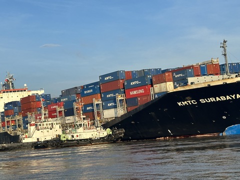 17ha rừng Cần Giờ bị dầu loang sau sự cố, các đơn vị khẩn trương xử lý - Ảnh 1.