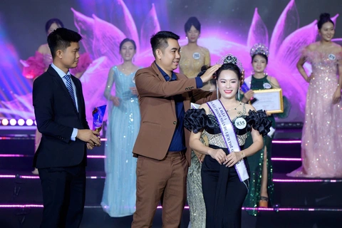 Doanh nhân dệt may đăng quang Hoa hậu Doanh nhân Du lịch Thế giới - Ảnh 5. Hoa hậu Doanh nhân - Ảnh 5.