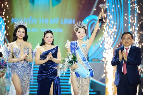 Sinh viên du lịch đăng quang Hoa hậu Biển đảo Việt Nam 2025 - Ảnh 5. Hoa hậu Biển đảo Việt Nam - Ảnh 5.