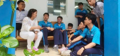 Bức thư xúc động của hiệu trưởng gởi học sinh lớp 12 - Ảnh 1.