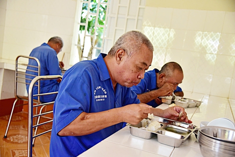 Tình người tại trung tâm nuôi dưỡng thương bệnh binh - Ảnh 2. thương bệnh binh - Ảnh 2.
