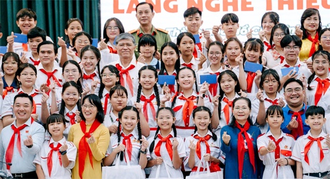Trẻ phát triển toàn diện, đó là mệnh lệnh - Ảnh 1. bạn trẻ - Ảnh 1.