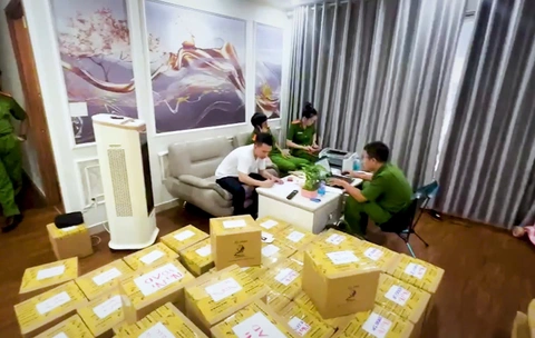 Phát hiện gần 6000 sản phẩm mỹ phẩm không rõ nguồn gốc ở Nha Trang - Ảnh 1. Phát hiện gần 6.000 sản phẩm mỹ phẩm nghi là hàng giả ở Nha Trang - Ảnh 1.