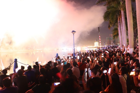 lễ hội pháo hoa - Ảnh 2.