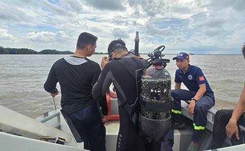 Sà lan lật úp sau va chạm trên sông Soài Rạp, một người mất tích - Ảnh 2. sông Soài Rạp - Ảnh 2.