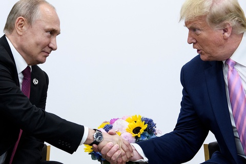 Ông Trump nói sẽ cân nhắc gặp ông Putin khi đến thăm Saudi Arabia - Ảnh 1. ông Trump - Ảnh 1.