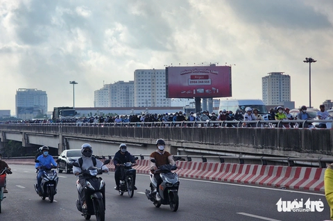 kẹt xe - Ảnh 2.
