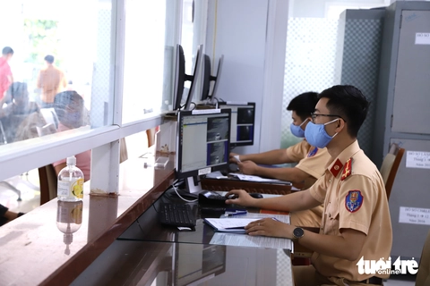 lái xe - Ảnh 1.