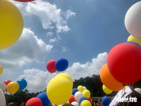 Thượng kỳ lá cờ Phật giáo lớn nhất thế giới tại Đại lễ Vesak 2025 - Ảnh 7. Thượng kỳ lá cờ Phật giáo lớn nhất thế giới tại Đại lễ Vesak 2025 - Ảnh 7.